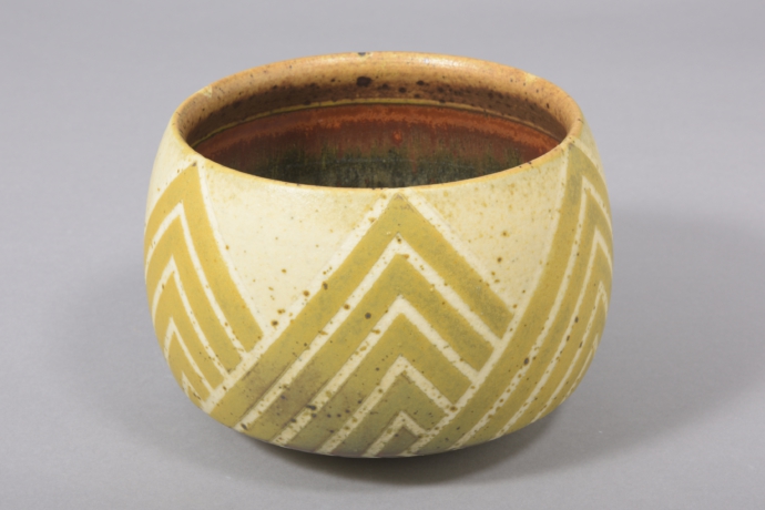Ursula Scheid – Kummenform – 1988, 13×18 cm – galerie metzger angewandte kunst ceramic gallery