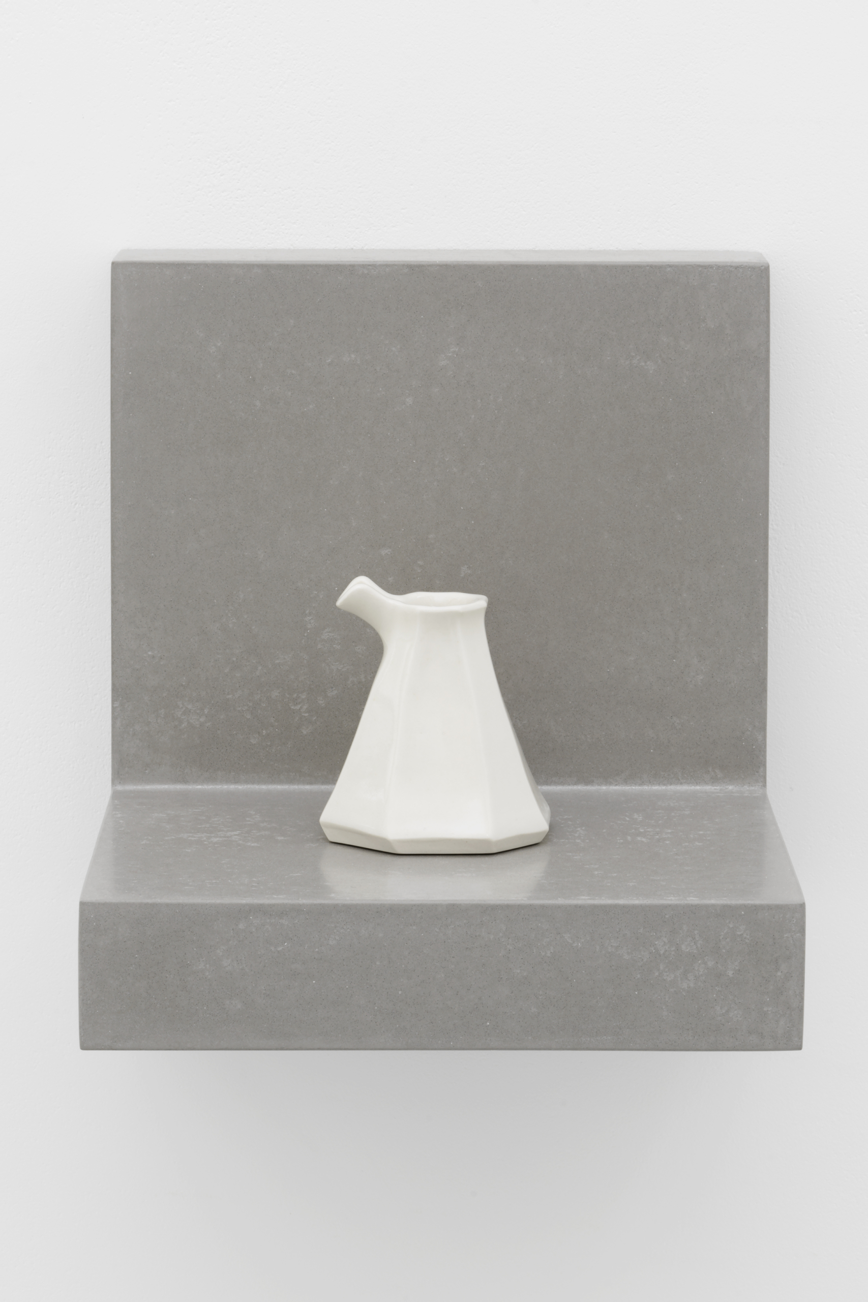 Julian Stair – Faceted Jug on a Floating Ground – 2018, 25×24,5 cm -