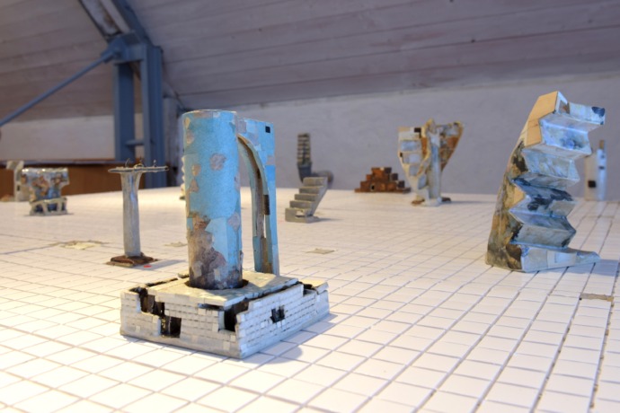 Atsushi Mannami - Sculpture en miniature- Blick auf die Installation Atsushi Mannami - Sculpture en miniature- Blick auf die Installation