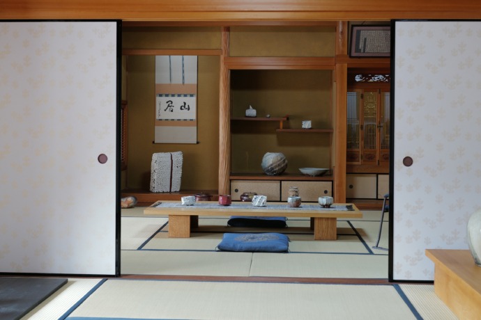 Nishihata Tadashi - Ausstellungsraum Nishihata Tadashi - Ausstellungsraum