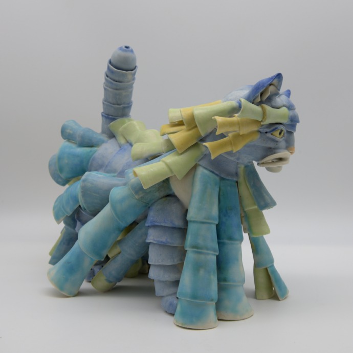 Beate Kuhn - Porzellankatze - 25x19x28 cm
