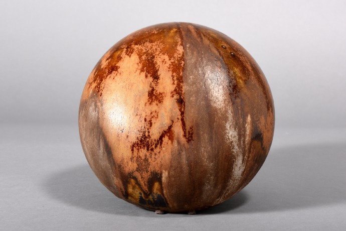 Beate Kuhn - gespaltene Kugel - 1969 - 18x18x21 cm