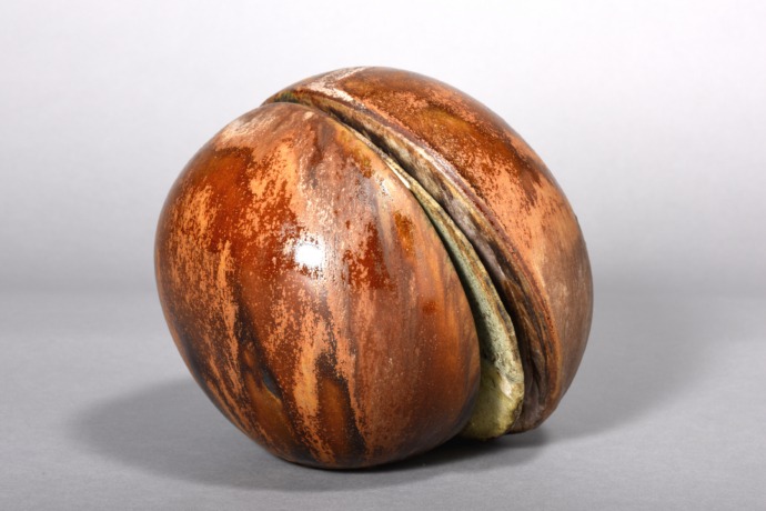 Beate Kuhn - gespaltene Kugel - 1969 - 18x18x21 cm