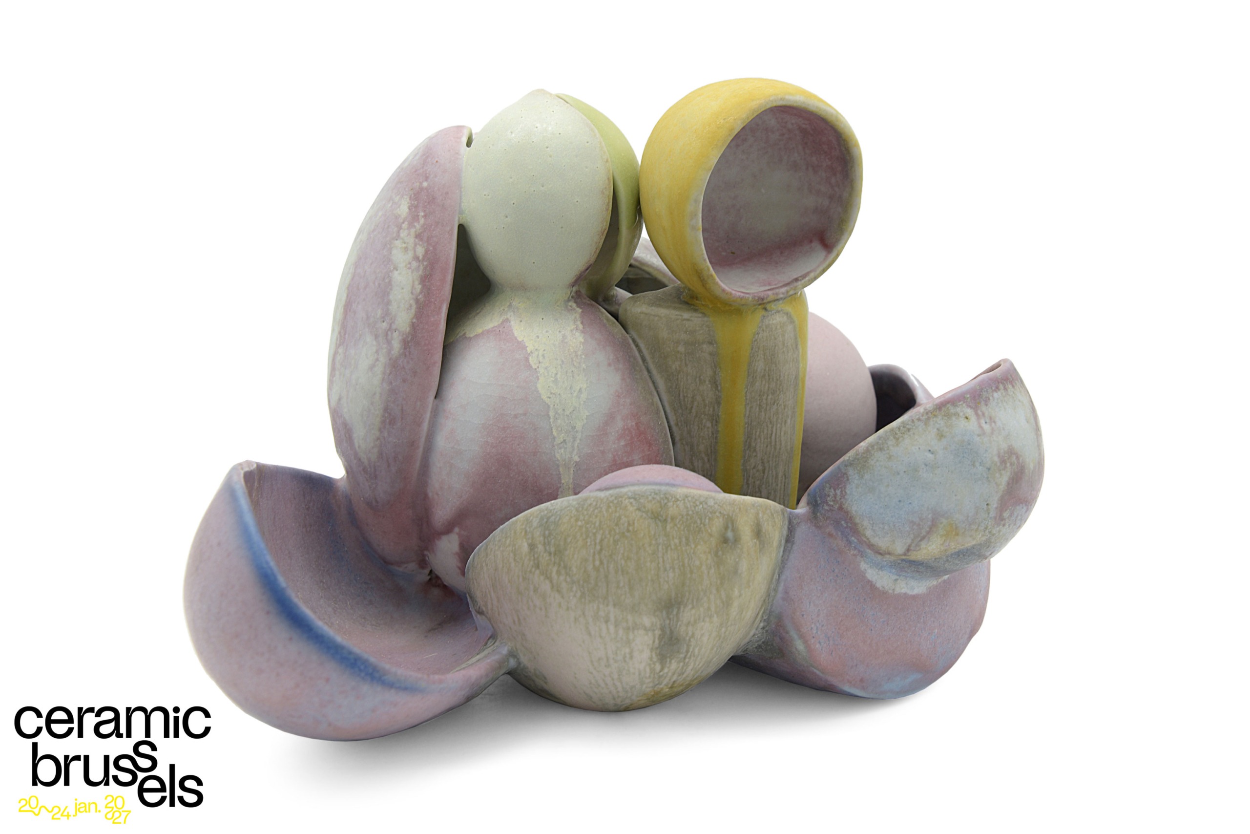 BeateKuhn Figure-Untitled 25x19x28cm galerie-metzger-ceramic-art german-studio-ceramic ceramic-brussels-2027