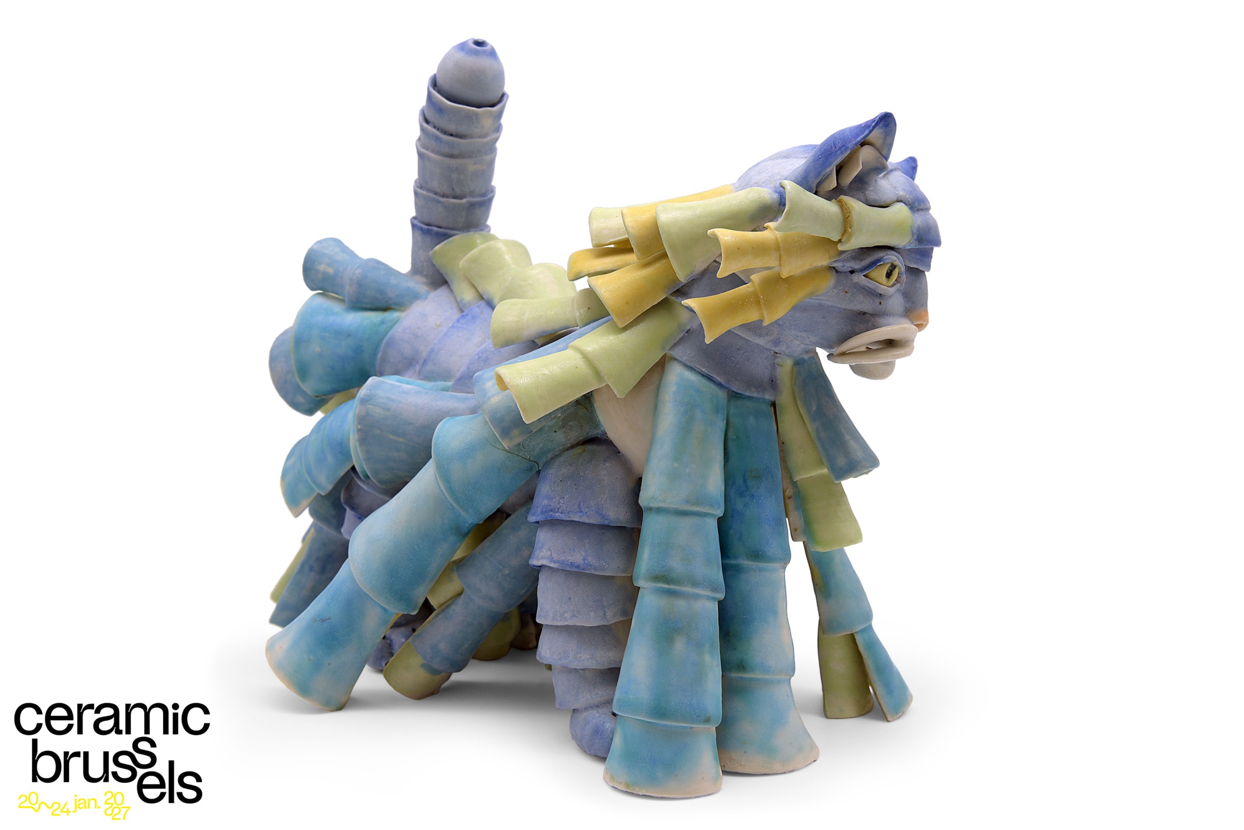 BeateKuhn Porzellankatze 25x19x28cm galerie-metzger-ceramic-art german-studio-ceramic ceramic-brussels-2027
